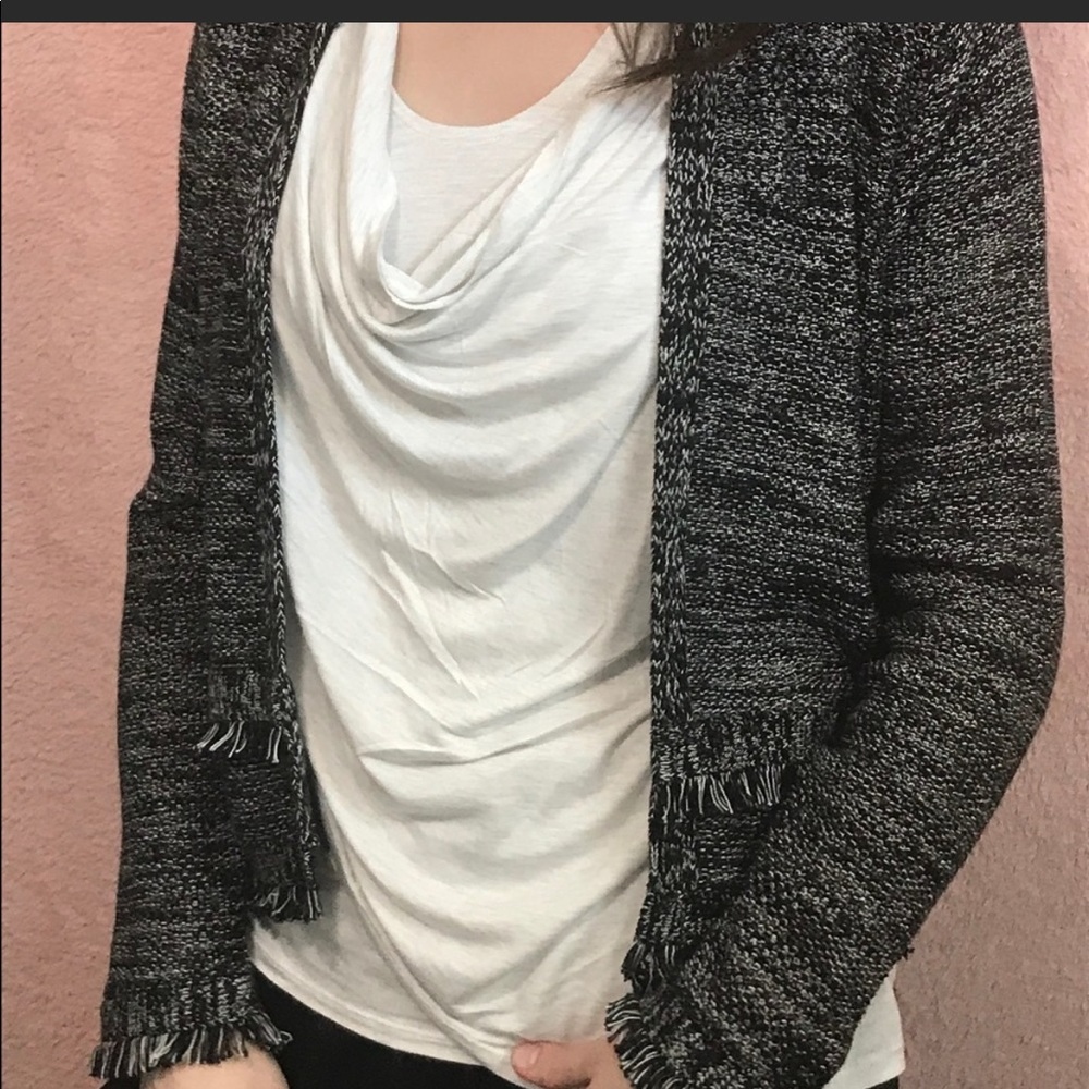 TAHARI BLACK AND WHITE CARDIGAN